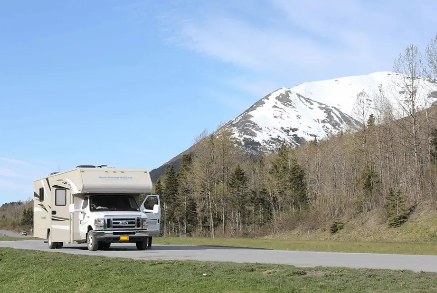 How much does it cost to insure a rv