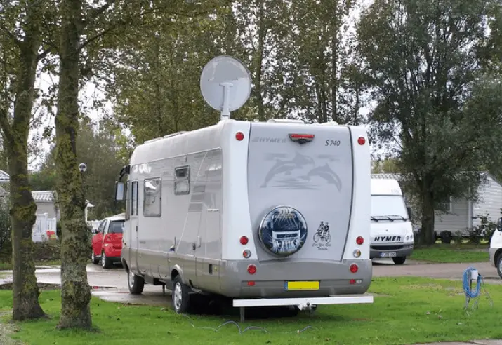 Internet satellite is mounted on rv roof