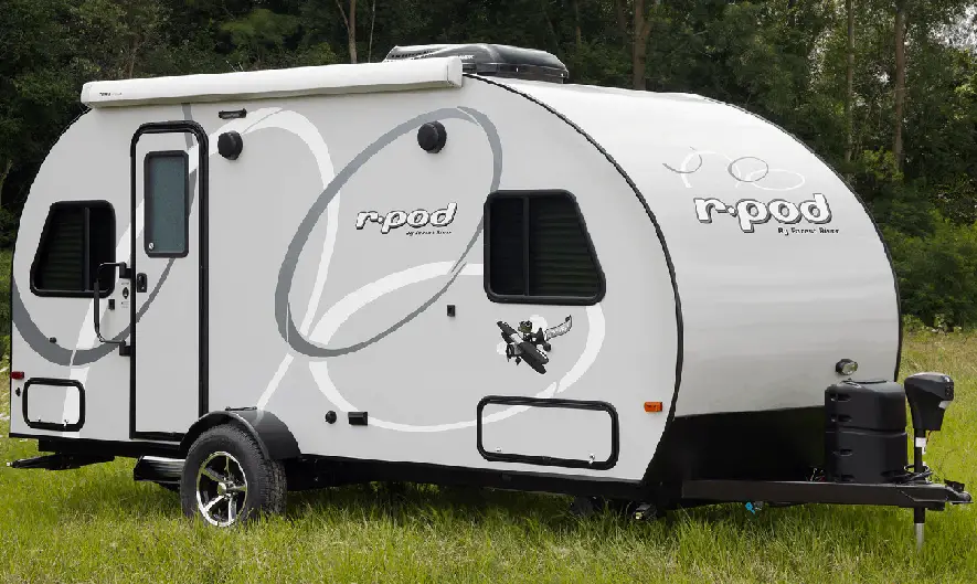 cheapest small travel trailers with bathroom