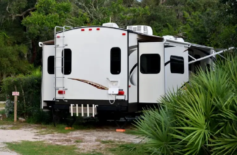 small travel trailer with double slide